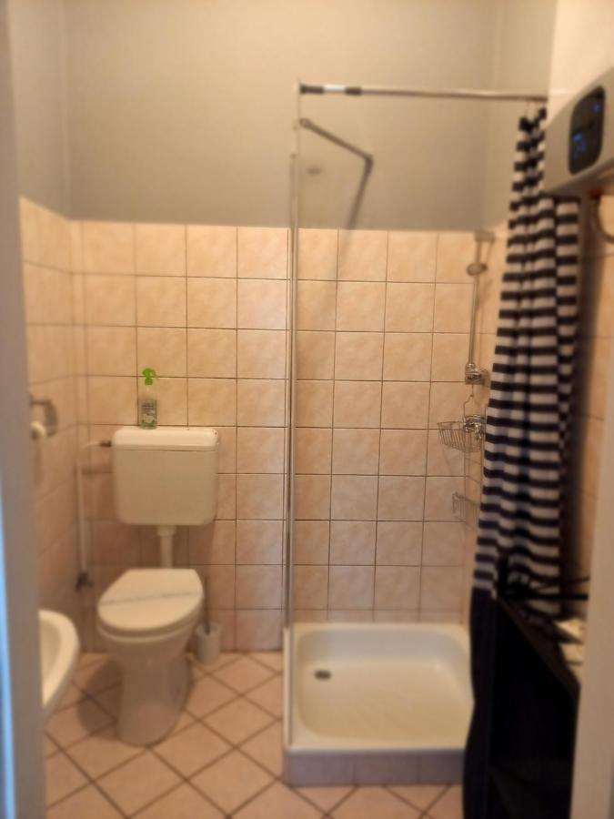 Idill Apartmanhaz B&B Tiszafüred Buitenkant foto