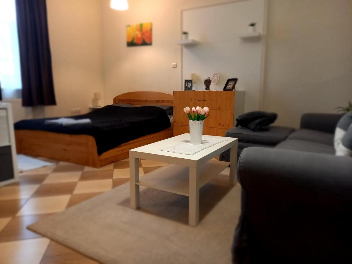 Idill Apartmanhaz B&B Tiszafüred Buitenkant foto