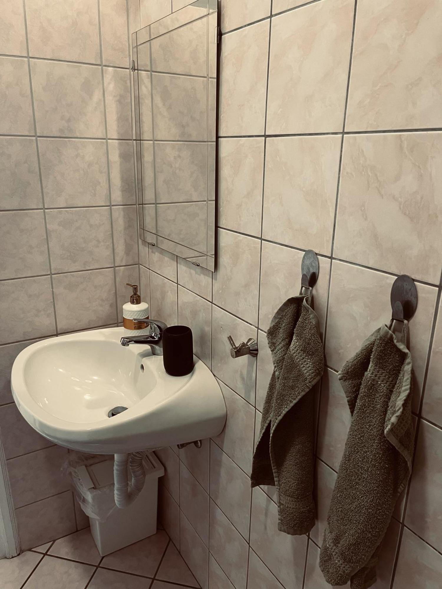 Idill Apartmanhaz B&B Tiszafüred Buitenkant foto