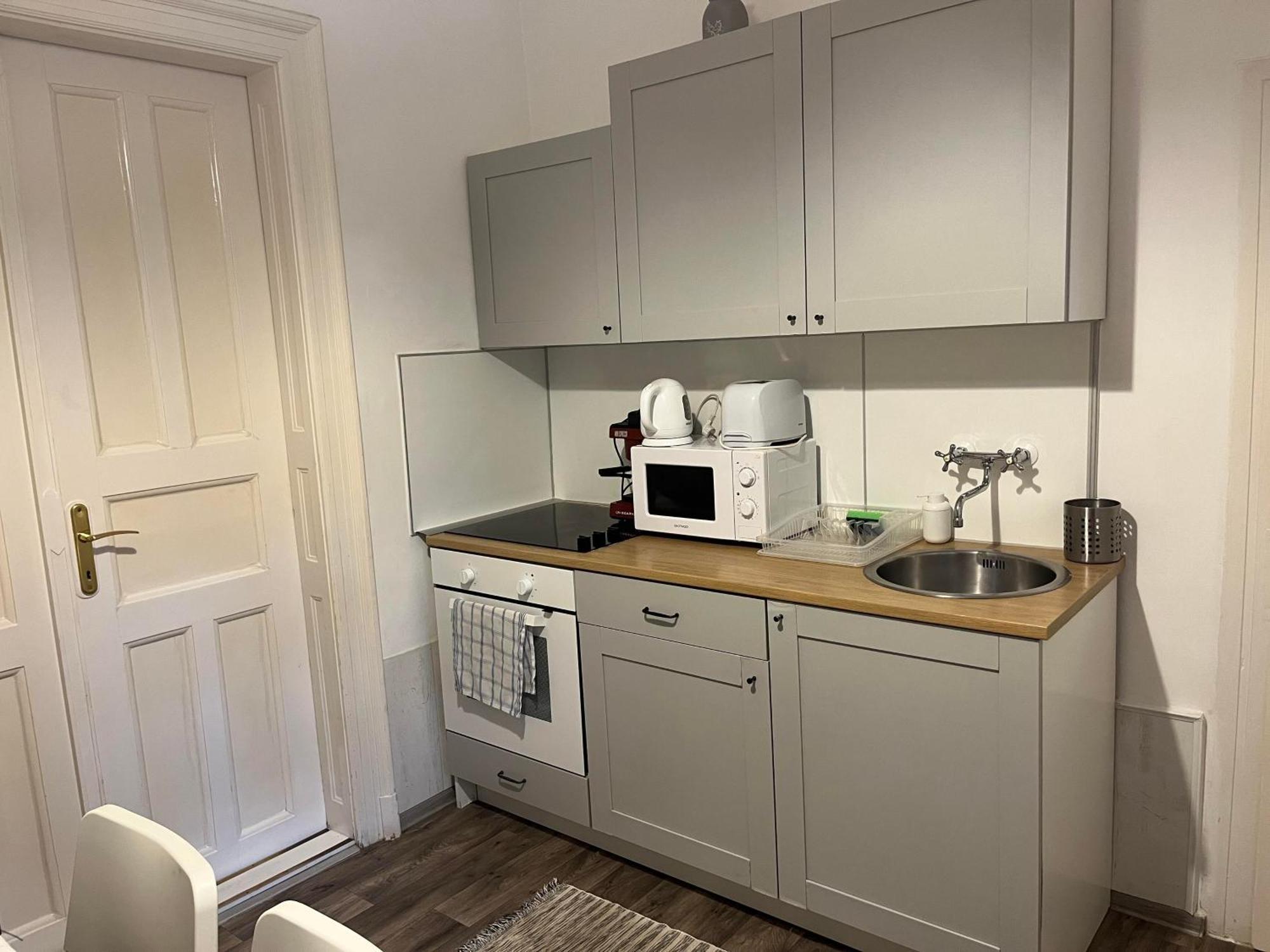 Idill Apartmanhaz B&B Tiszafüred Buitenkant foto